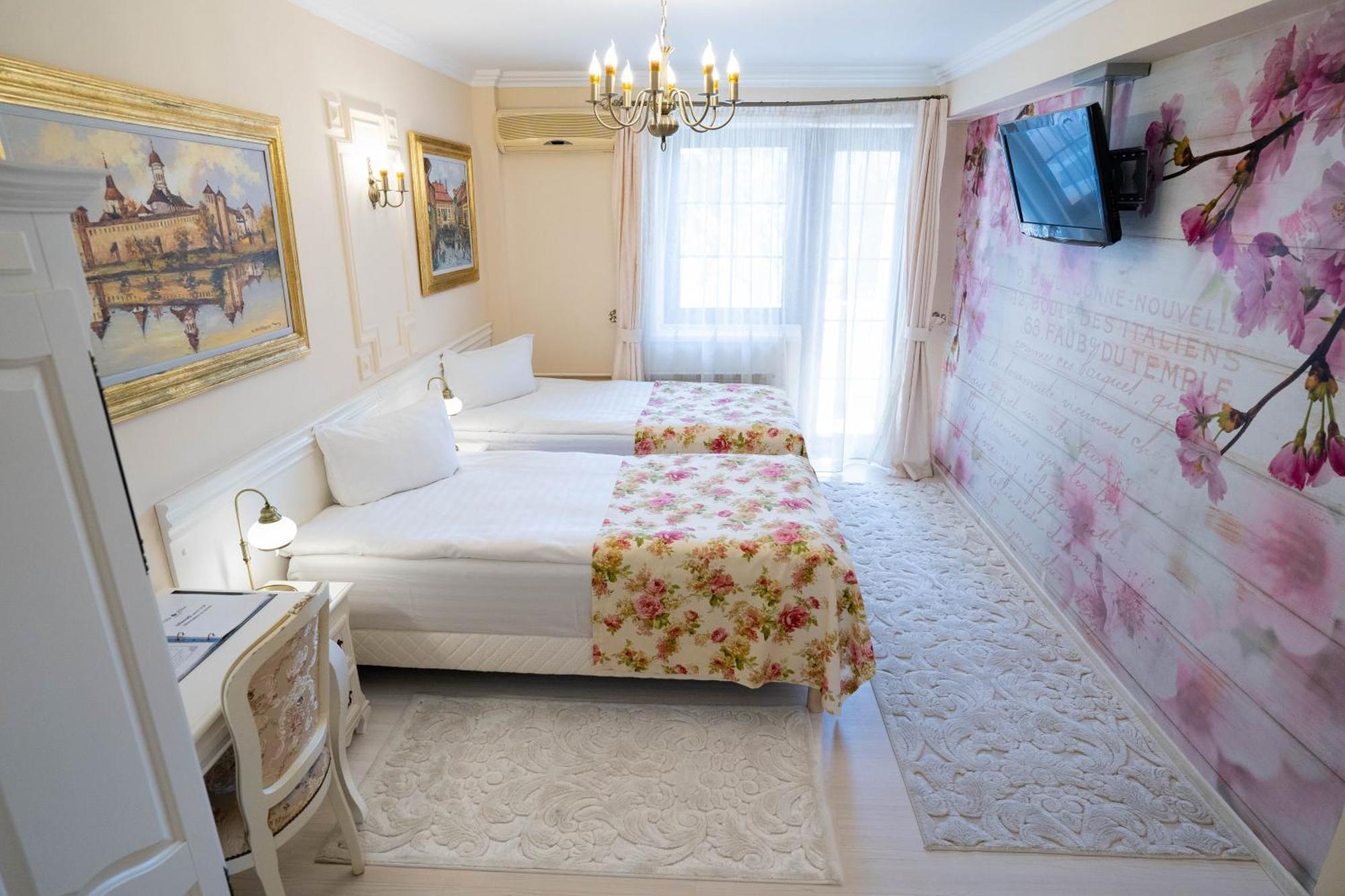 Villa Alice Suceava Exterior photo